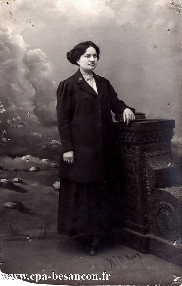 BESANÇON - Jeune femme